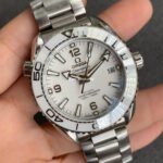 VS Factory Omega Seamaster Planet Ocean 215.30.40.20.04.001 39.5mm Full Steel White Dial - Image 2