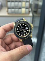 VS Factory Rolex Yacht-Master 226658 42mm Yellow Gold Oysterflex Black Dial - Image 2