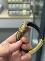 VS Factory Rolex Yacht-Master 226658 42mm Yellow Gold Oysterflex Black Dial - Image 4